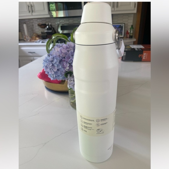 Stanley 36oz Stainless Steel IceFlow Aerolight Fast Flow Water Bottle - Polar - Picture 2 of 6